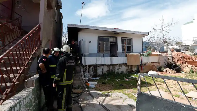 Antalya'da Gecekondu Yangını: Can Kaybı ve Maddi Zarar