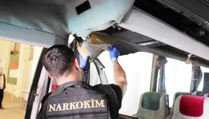 Sınırdaki Uyuşturucu Operasyonu: 77 Kilo Narkotik Madde Ele Geçirildi