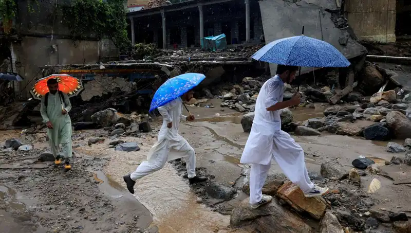 Pakistan'da Sel Felaketi: DSÖ'den Acil Tıbbi Malzeme Desteği Geldi