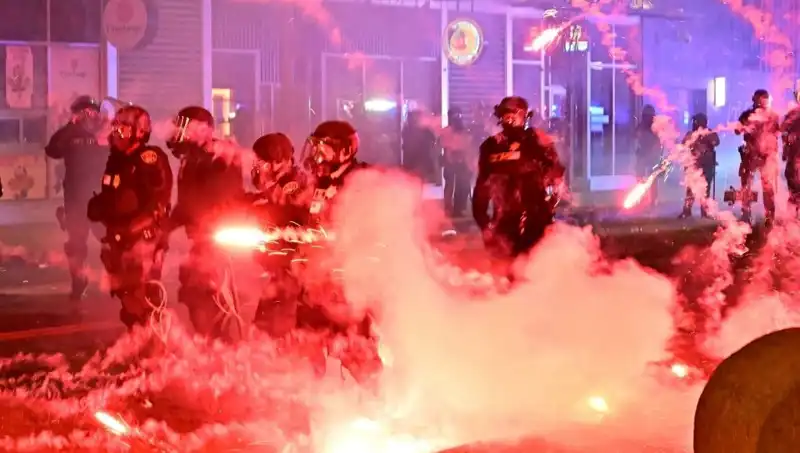 Los Angeles'taki Protestolar ABD Genelinde Isyan Halini Alıyor