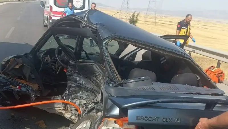 Gaziantep'te Feci Kaza: İki Otomobil Çarpıştı, Bir Can Gitti