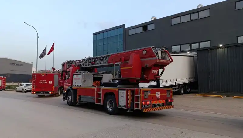 İnegöl'de Büyük Yangın! Fabrikada Yangın Çıktı, Panik Hüküm Sürdü