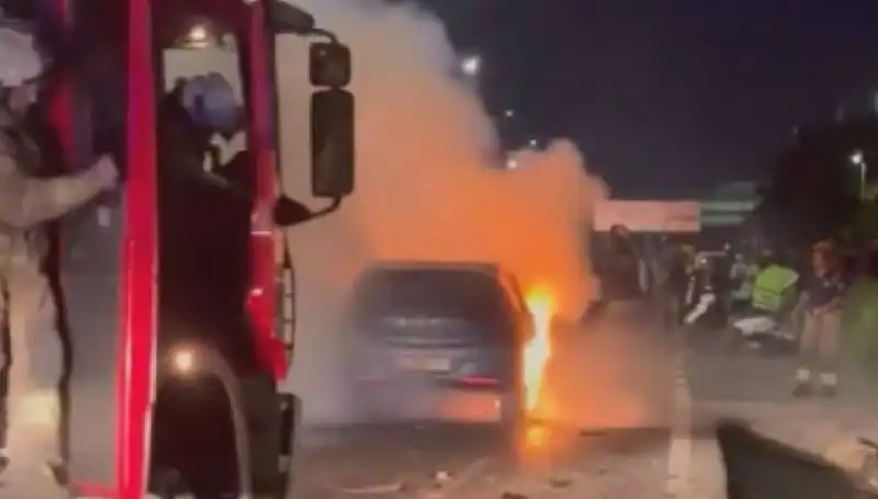 Otoyolda Felaket: Bariyerlere Çarpan Araç Alev Alev Yandı