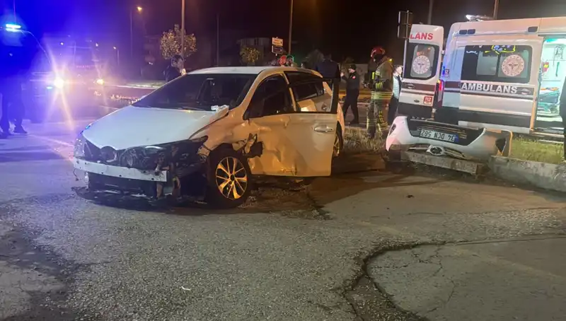 Pikap ve Otomobil Çarpıştı: Kaza Yerinde Şok Detaylar Ortaya Çıktı