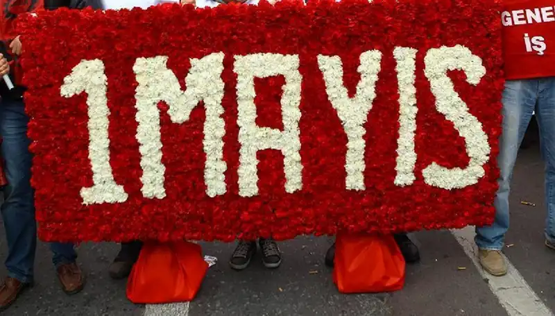 1 Mayıs Resmi Tatil mi? Emek ve Dayanışma Günü Okul Tatillerini Nasıl Etkileyecek?