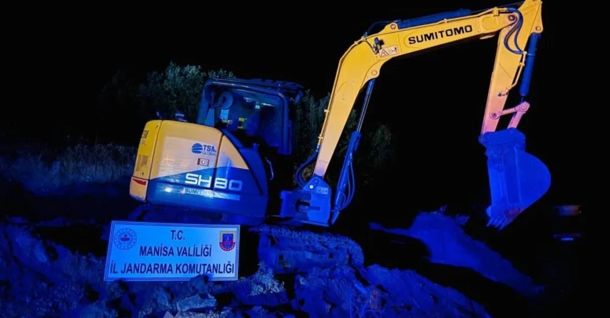 Kepçe ile Define Arayan Şüpheliler Suçüstü Yakalandı