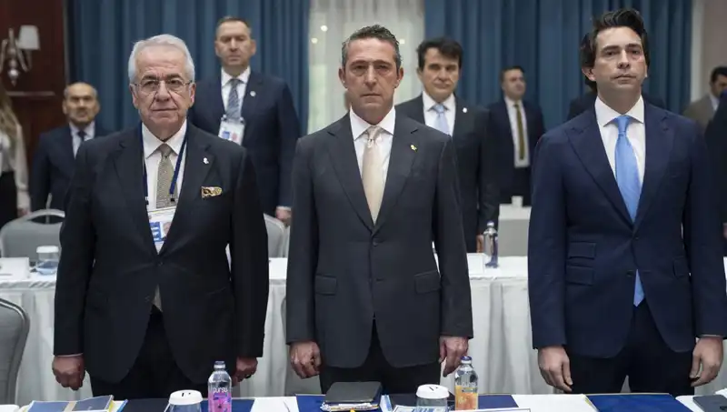 Fenerbahçe'nin İmza Sayısı: Taraftarlar Şaşkın! Detaylar Açıklandı