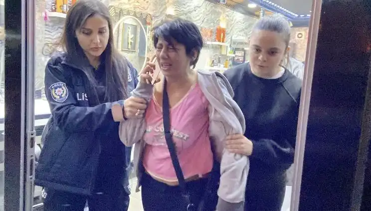 Polise "Köpek" Diyerek İtişen Kadına Adli İşlem Başlatıldı