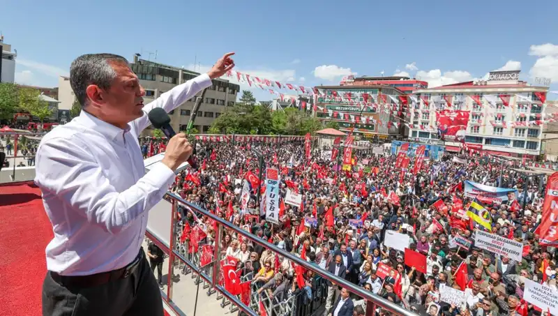 Özgür Özel'den Önemli Açıklama: Örgüt Silah Bıraksın!