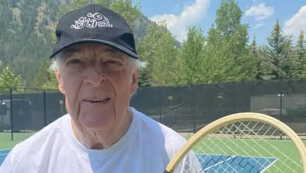 Avustralyalı Tenis Efsanesi Fred Stolle Hayatını Kaybetti: Anısına Bir Bakış