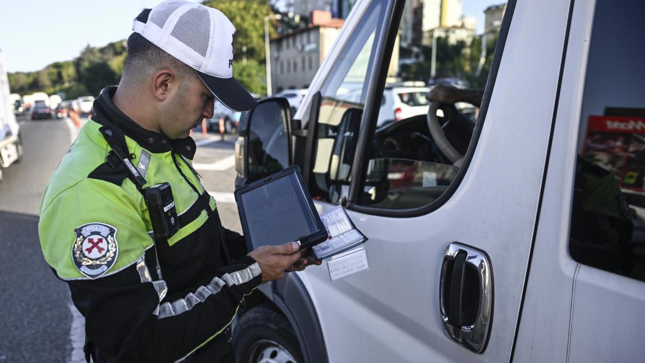 Okul Servislerine Yönelik Sıkı Denetimler Devam Ediyor!