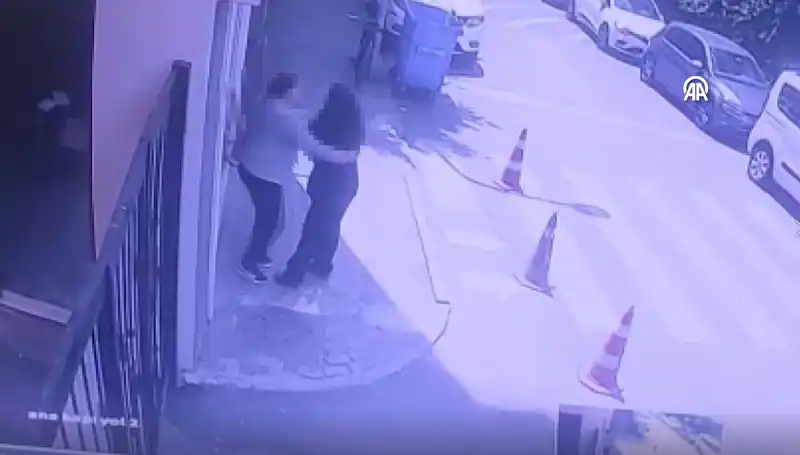 İstanbul'da Lise Tuvaletinde Yaşanan Dehşet Olayı: Ayrıntılar Ortaya Çıktı