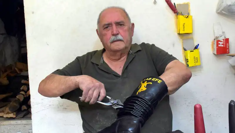 Tireli Hasan Usta: 64 Yıldır Mesleğini Sürdürüyor, Usta Eliyle Fark Yaratan