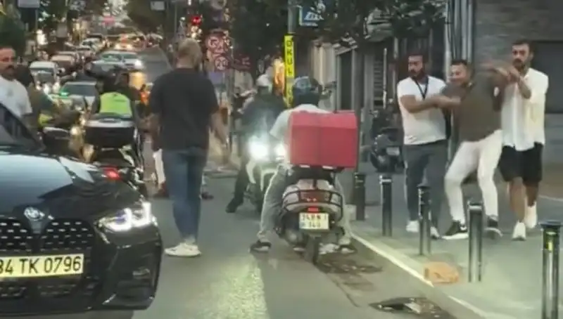 Nişantaşı'ndaki Yol Verme Tartışması: Sopalı Saldırı Şoku Gündemde