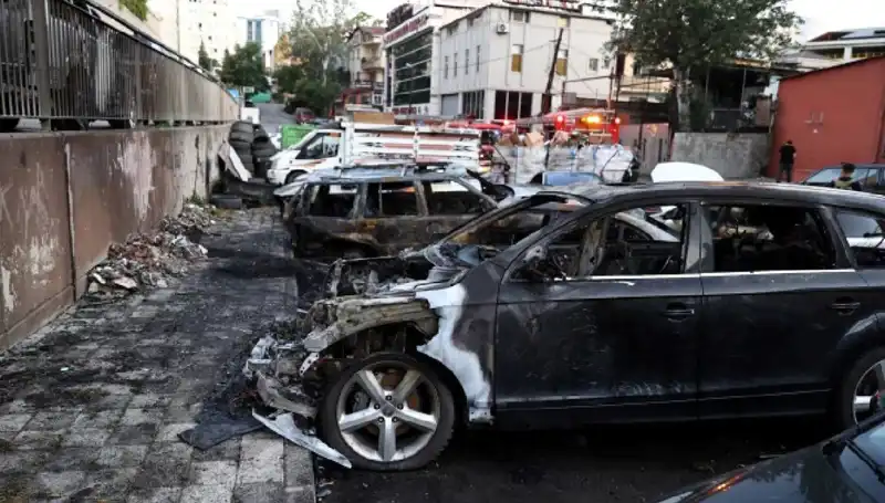 Sanayide Tamir Bekleyen Araçlar Alev Alev Yandı: Nedenleri ve Sonuçları Neler?