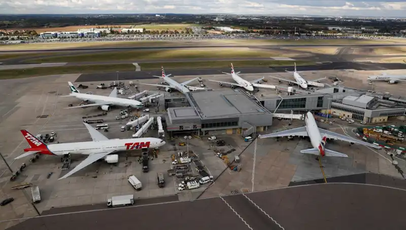 Londra Havalimanı'nda Yangın: Uçuşlar İptal Edildi, Yolcular Tedbir Alıyor