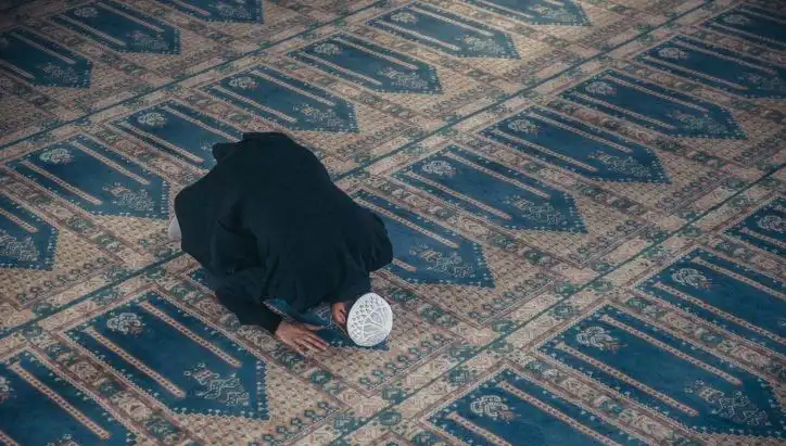 Cuma Namazı Saati 12 Eylül: İstanbul, Ankara ve İzmir'de Kılınma Detayları