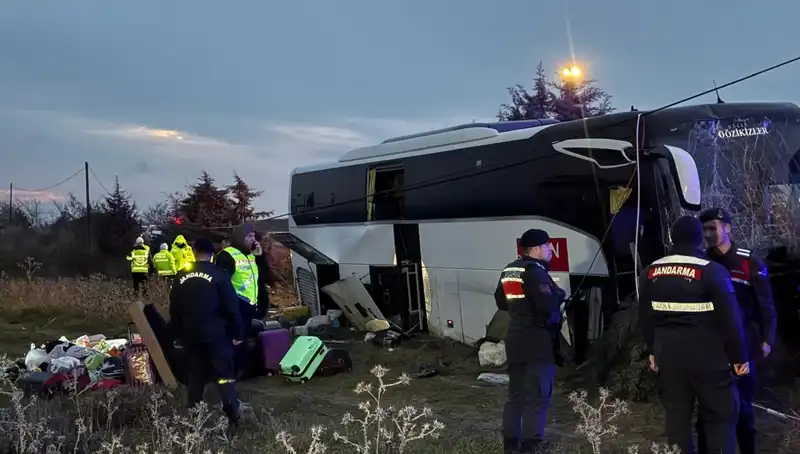 Çanakkale’de Otobüs Kazası: 37 Yaralı, Şarampolde Korkunç Manzara
