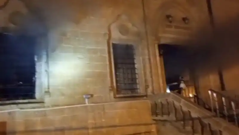 Mardin'deki Camii Yangını: Yangının Sebepleri ve Sonrası