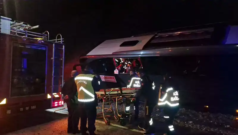 Festival Dönüşü Korkutan Kaza: 23 Yaralı Otobüs Faciası