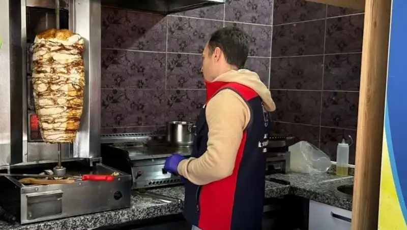 Tavuk Döner Alarmı: İşletmelere Baskınlar Durmak Bilmiyor!