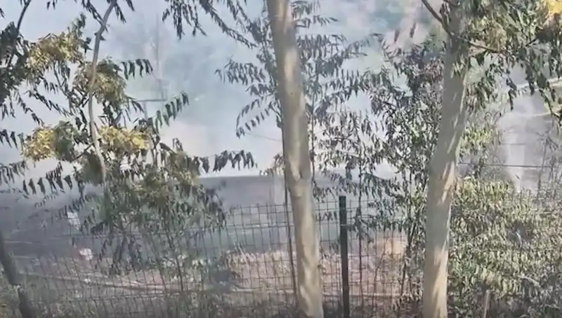 Sultangazi'de Otluk Alanda Yangın: Gecekondu Sırasında Neler Oldu?