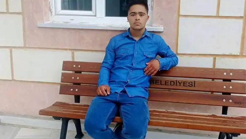 Husumet Çatışmasında Hayatını Kaybeden Genç, Aileyi Yasa Boğdu