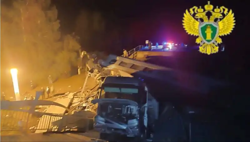 Rusya'da Çöken Köprüler ve Raydan Çıkan Trenler: Ölümcül Kaza