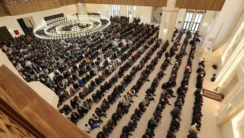 : Cuma Namazı Saatleri 4 Nisan 2025: İstanbul, Ankara, İzmir ve Diğer İllerdeki Zamanlar