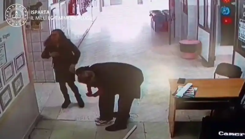 İlkokul Öğretmeni, Heimlich Manevrası ile Hayat Kurtardı: O Anları Anlatıyor