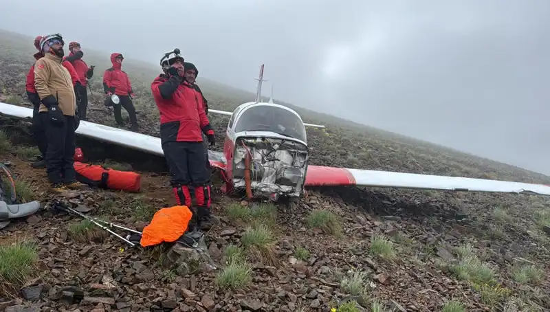 Türk Pilotun Uçak Kazası: Kadın Yolcu Hayatta, Pilot Hayatını Kaybetti