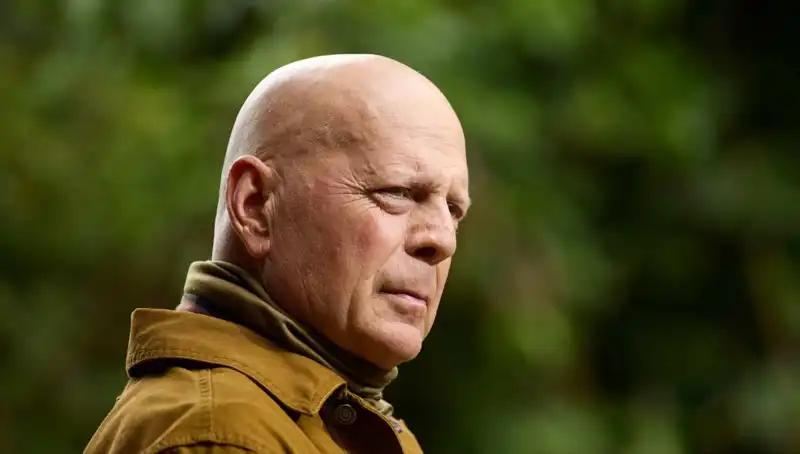 Bruce Willis'in Afazi Hastalığı: Belirtileri ve Nedenleri Üzerine Derinlemesine İnceleme