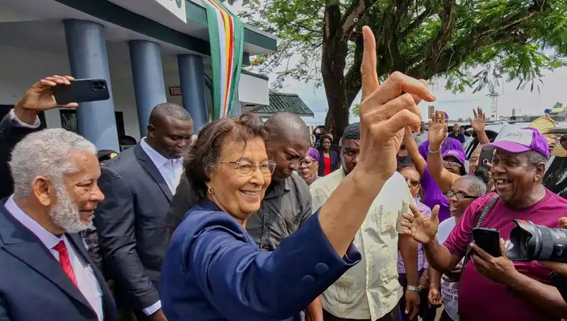 Surinam, Tarihinde İlk Kadın Devlet Başkanıyla Tanıştı!