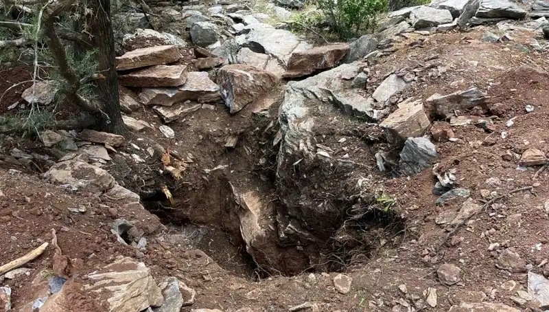 Eski Vali ve Emekli Albay, Define Ararken Mahsur Kaldı!