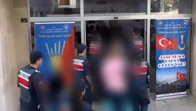 30 İlde FETÖ Operasyonu: 65 Kişi Tutuklandı, Gözaltılar Devam Ediyor