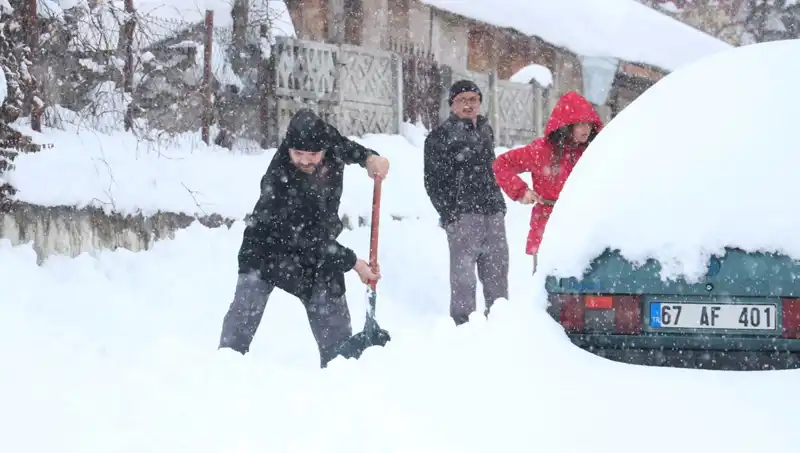 14 Nisan'da Okullar Tatil Mi? Kar Tatili Olan İl ve İlçeler!