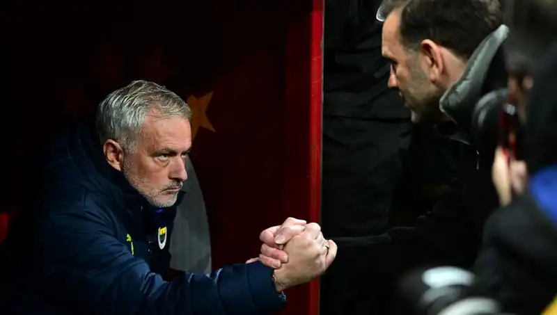 Jose Mourinho ve Okan Buruk: Derbide Hangi Stratejilerle Karşılaşacaklar?