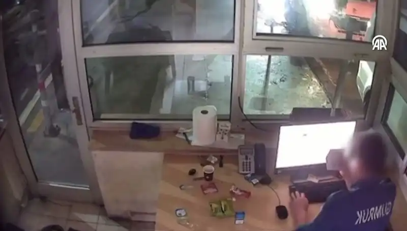 Kapıkule Sınır Kapısı'nda Rüşvet Skandalı: 23 Gümrük Memuru Tutuklandı