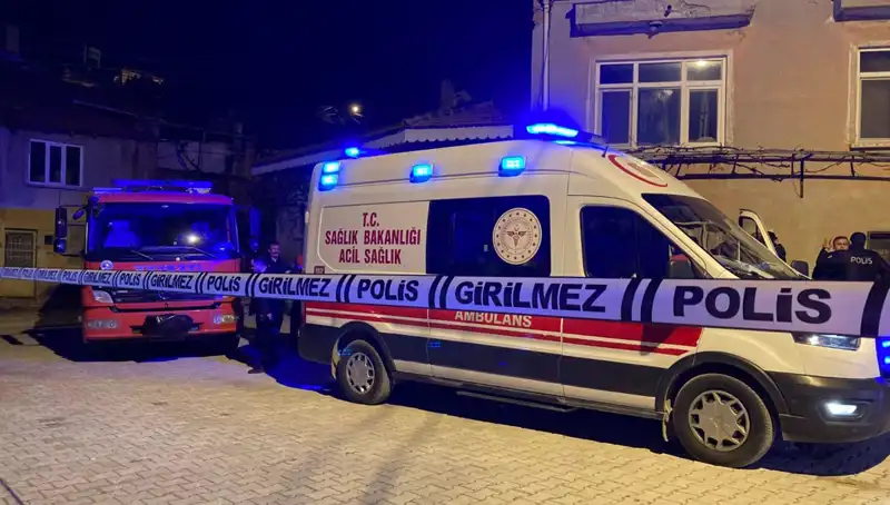 Yaşlı Adamın Evinde Bulunan Yanmış Cesedi, Gizemi Ortaya Çıkarıyor