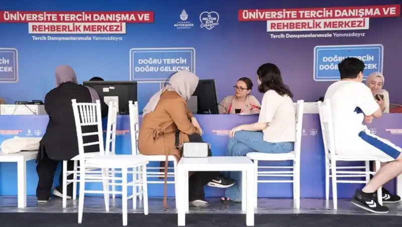 İstanbul’da Yeni Dönem Başladı: İBB Tercih Danışma ve Rehberlik Merkezleri Açıldı