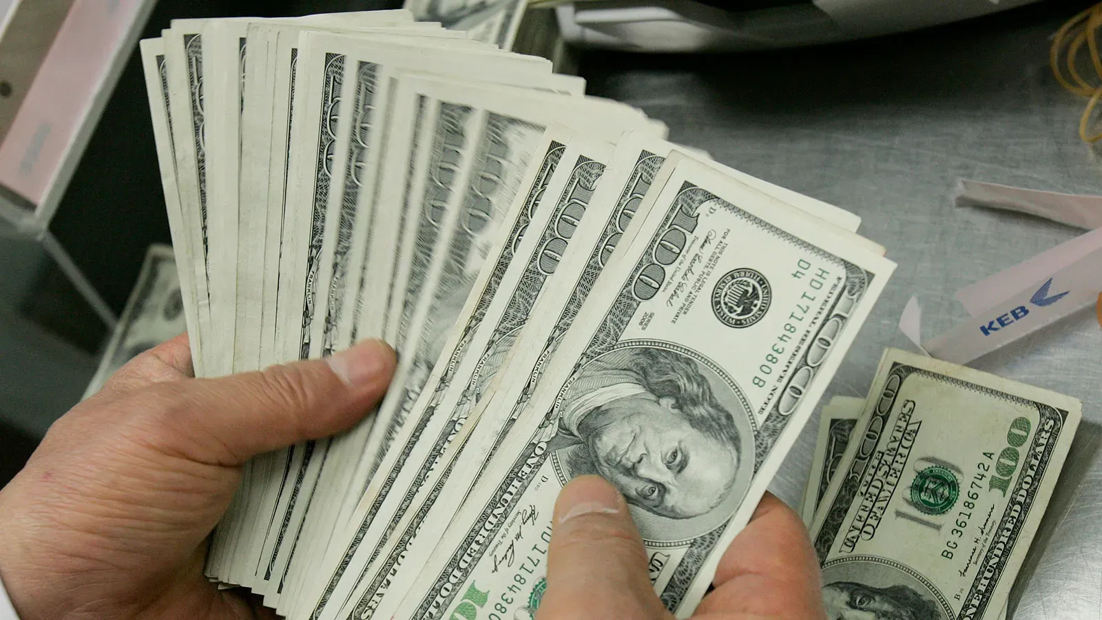 Dolar 35 TL Sınırında: Gözler Fed Kararlarında ve Bölgesel Gelişmelerde