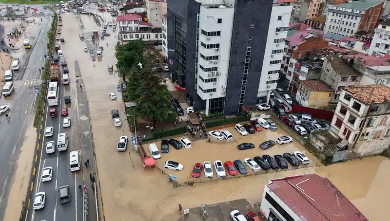 Trabzon'da Sel Felaketi: Umutlar Kayıp Kişide Yoğunlaşıyor