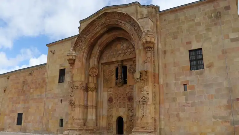 Divriği Ulu Camii ve Darüşşifası: Tarihin İzinde Bir Ziyaretçi Akını