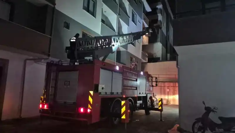 Mahallede Uyuyan Çocuk, Tüm Dikkatleri Üzerine Çekti!
