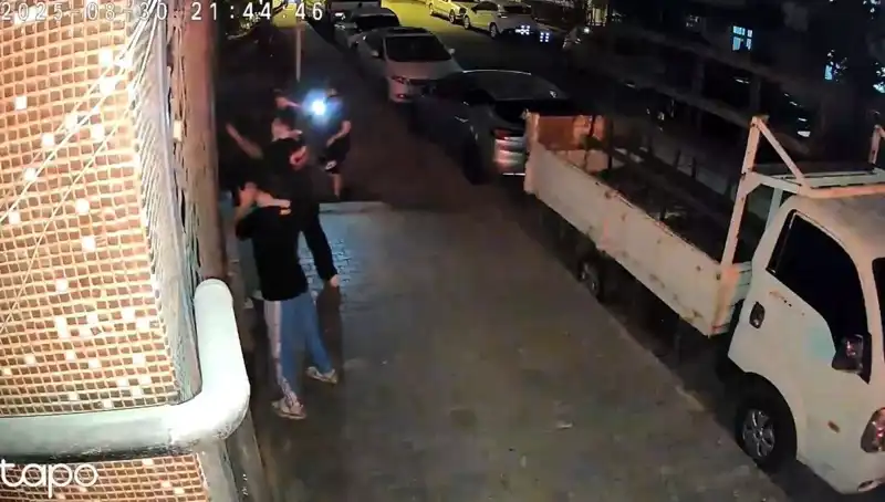 Abinin Selamı Var" Diyerek Saldırdılar: Etek Giydirilen Kurbanların Hikayesi