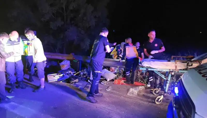 Minibüsten Savrularak Yaralandılar: Kazanın Ardındaki Korkutucu Gerçekler