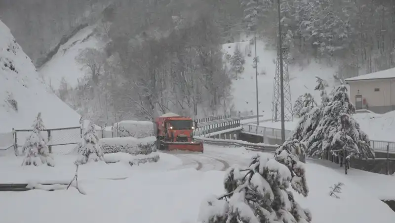 Bolu Dağı’nda Kar Yağışı Başladı: Doğa Severler Dikkat!