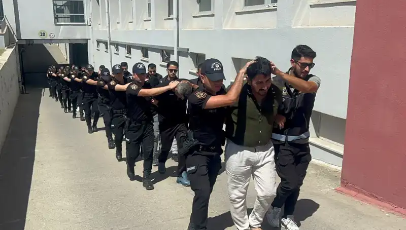 Adana'da Dev Eroin Operasyonu: 825 Kilo Ele Geçirildi ve 16 Tutuklama