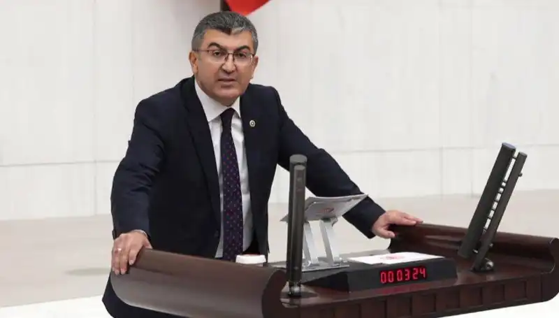Hasan Ekici Gelecek Partisi'nden İstifa Etti: Siyasi Arenada Şok Gelişme