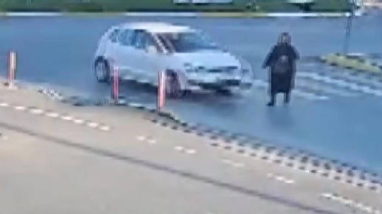 Araba çarptı, yardım beklerken ikinci kaza